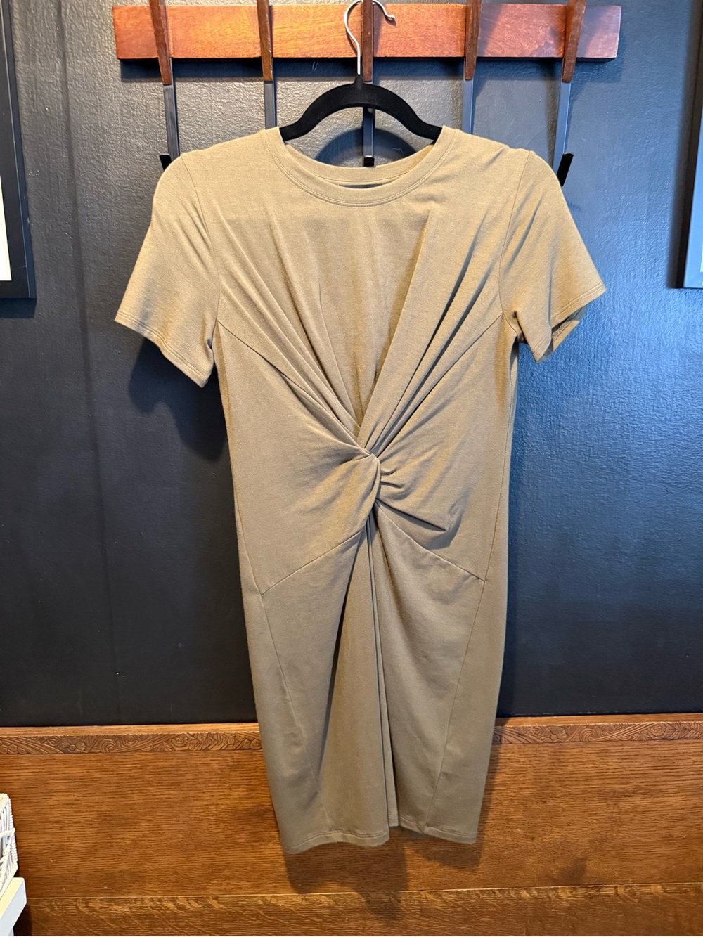 Theory Olive Twist-Detail Midi Dress